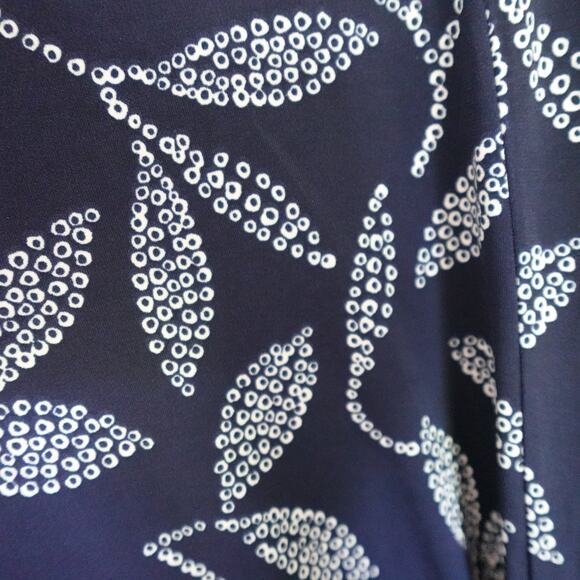 NWT Lane Bryant Perfect Kimono Sleeve V-Neck Jersey Jumpsuit Size 14/16 Leaves - Picture 8 of 16